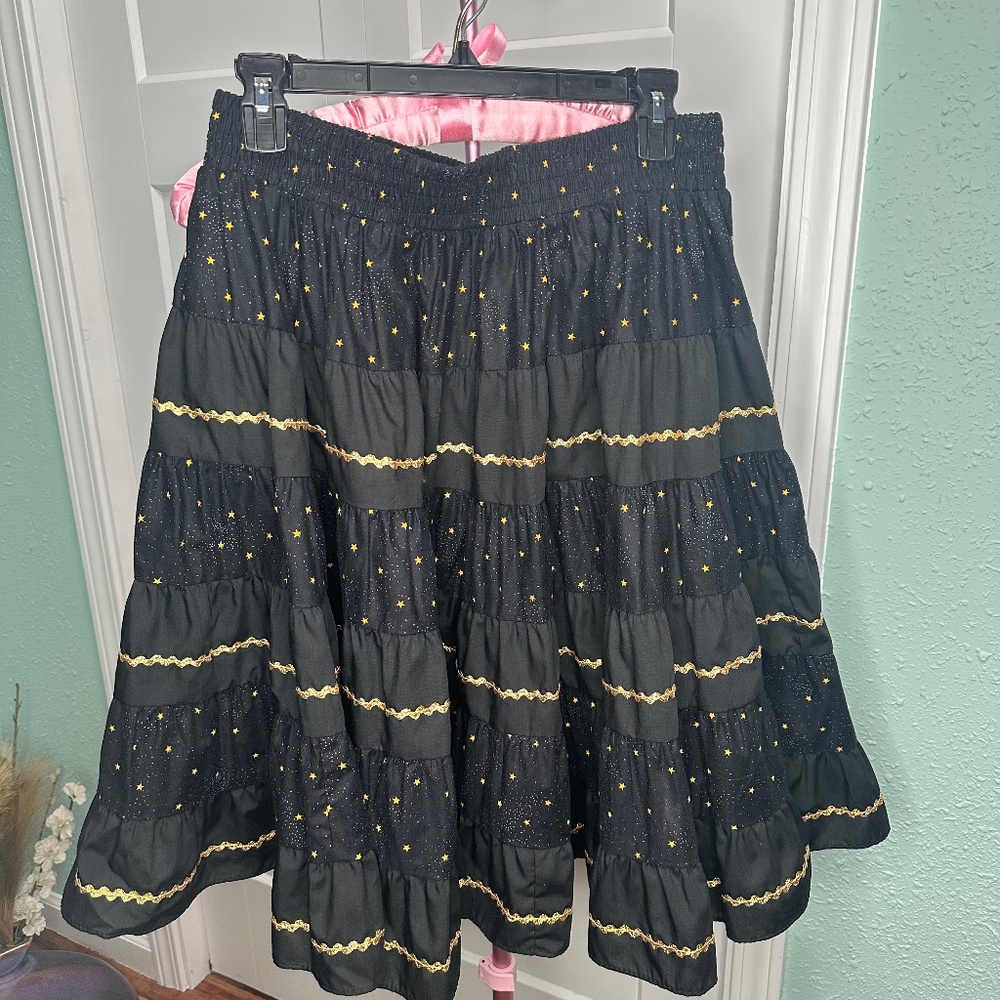 Square Up Fashions Skirt L stars and gold Square dance